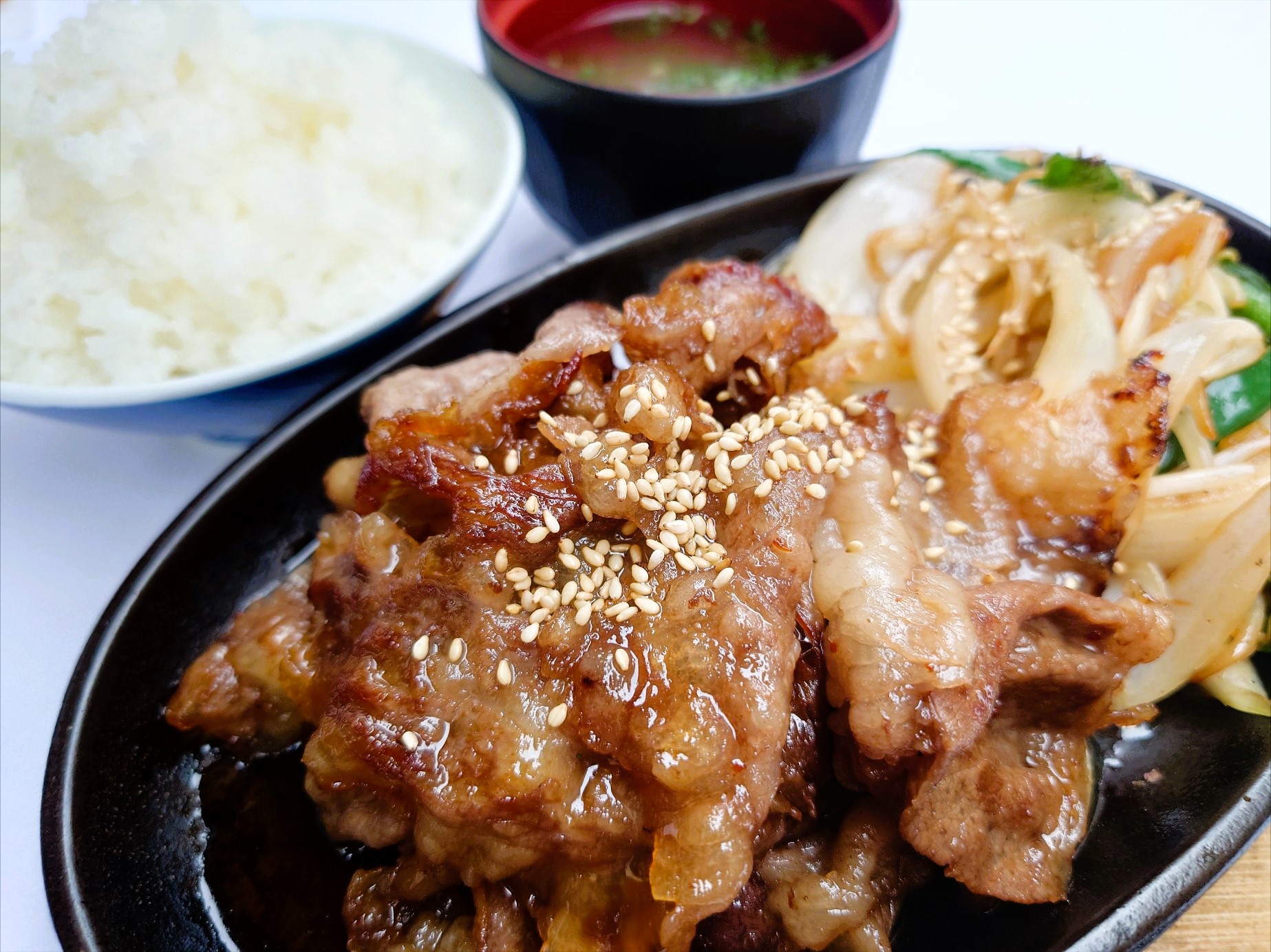 精肉加工・精肉小売・肉料理　とみや本館の特徴