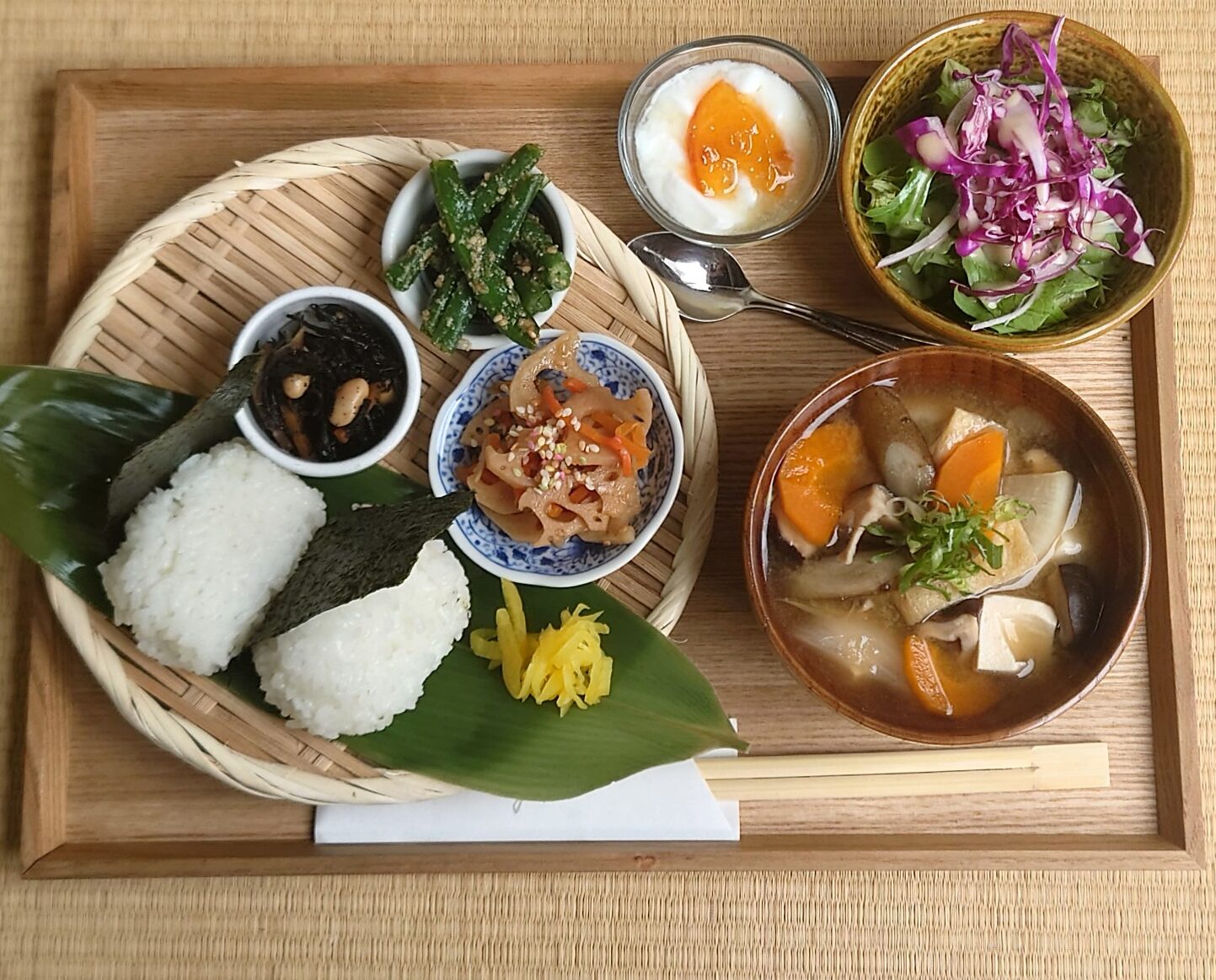 酒とワインと料理 　ホリデー食堂の特徴